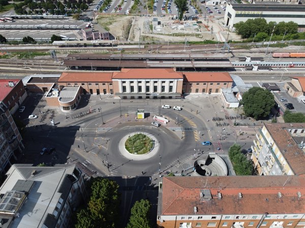 stazione dall'alto.jpeg