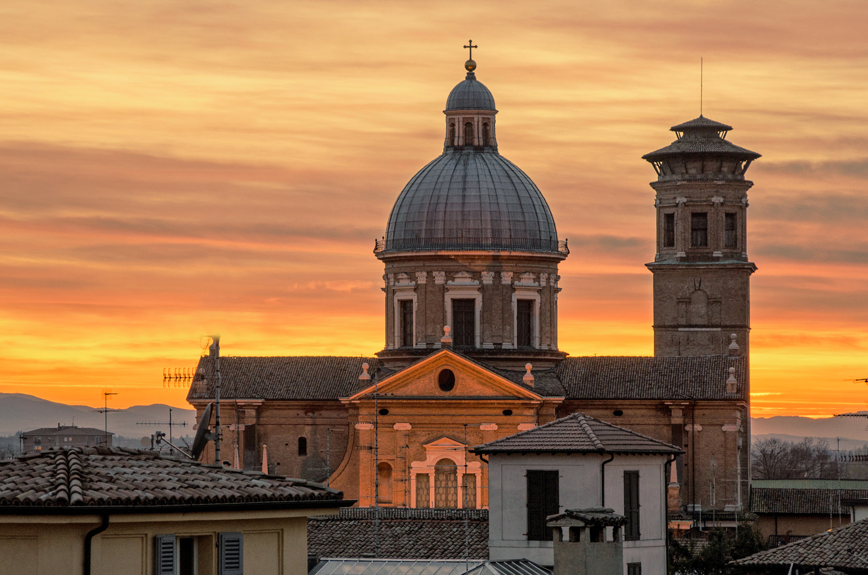 Basilica_della_Beata_Vergine_della_Ghiara_Di PhotoVim - Opera propria, CC BY-SA 4.0.jpg